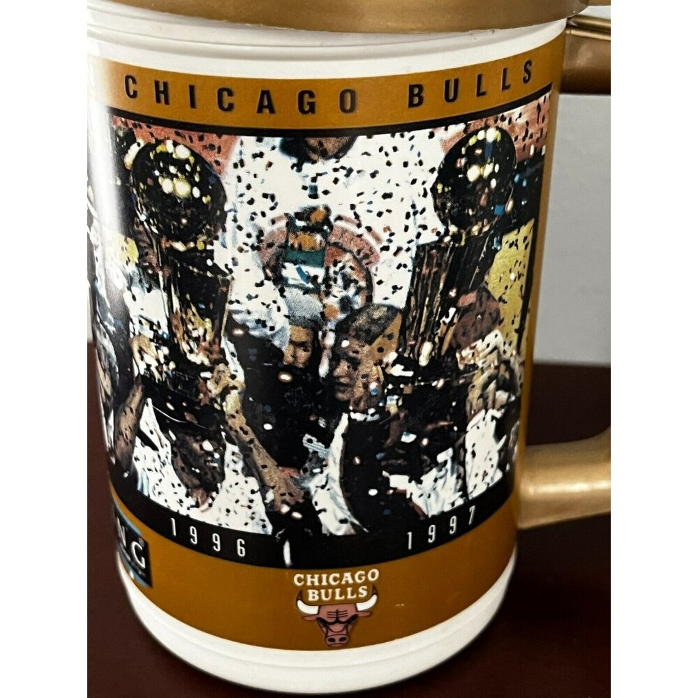 NBA 5 Time World Champion Chicago Bulls Vintage Thermo Plastic Thermos Rare